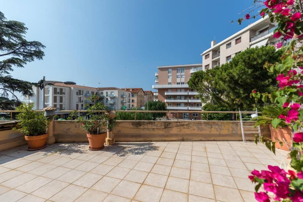 Appartement Grande Terrasse A Cote Monaco & Plage Saint-Antoine  Luaran gambar